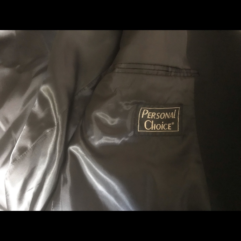 Suit - Picture 4 of 6